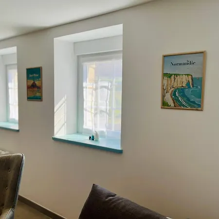 Le De La Fontaine - Spacious House Les Veys