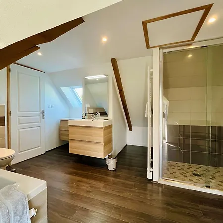 Le De La Fontaine - Spacious House Les Veys