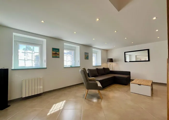 Le De La Fontaine - Spacious House *