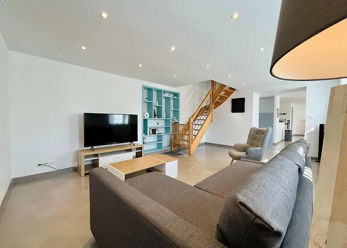 Prázdninový dům Le De La Fontaine - Spacious House *