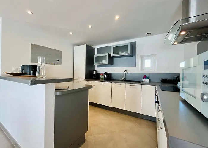 Prázdninový dům Le De La Fontaine - Spacious House Les Veys