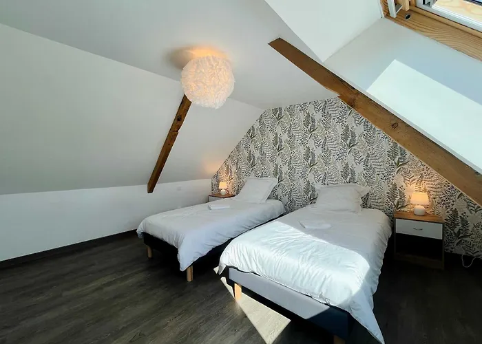 Le De La Fontaine - Spacious House