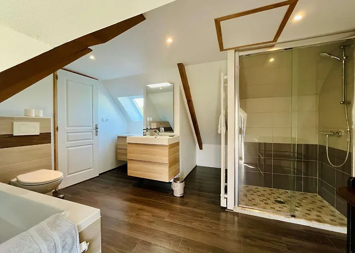 Le De La Fontaine - Spacious House Les Veys